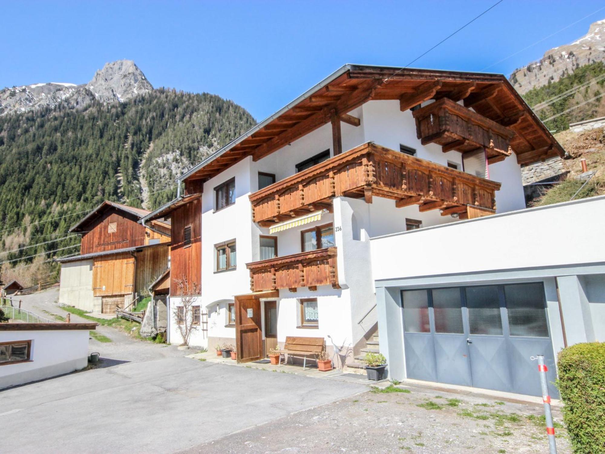 Holiday Home Hoelzl By Interhome Флирш Экстерьер фото
